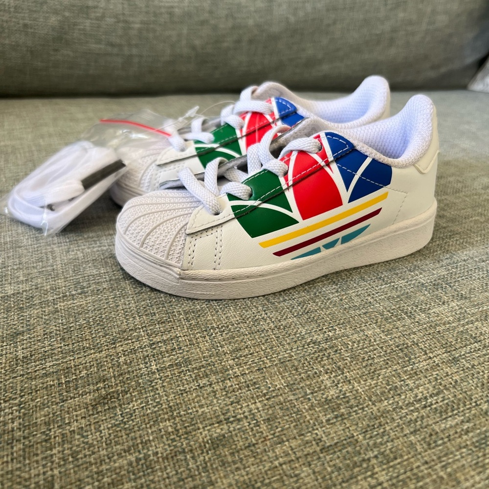 Adidas Sneakers
